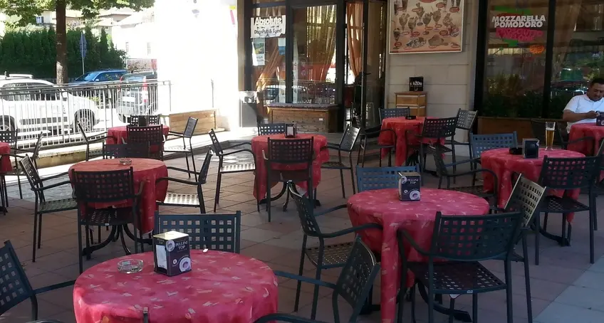 Tione, ad una coop il bar della stazione