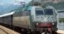 Incendi lungo la ferrovia, treni bloccati tre ore