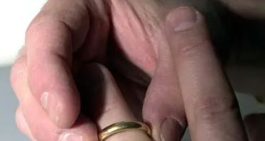 Crollo delle nozze e record di divorzi