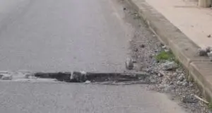 Con l'auto in una buca, il Comune non paga