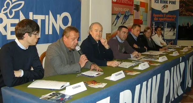 Fine anno sui pattini all’Ice Rink Piné