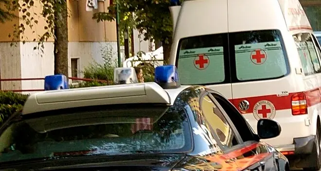 Lo accecano con lo spray, anziano rapinato in casa