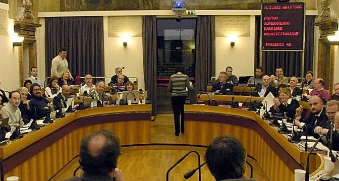Il centrodestra ancora non decide ma Merler allunga