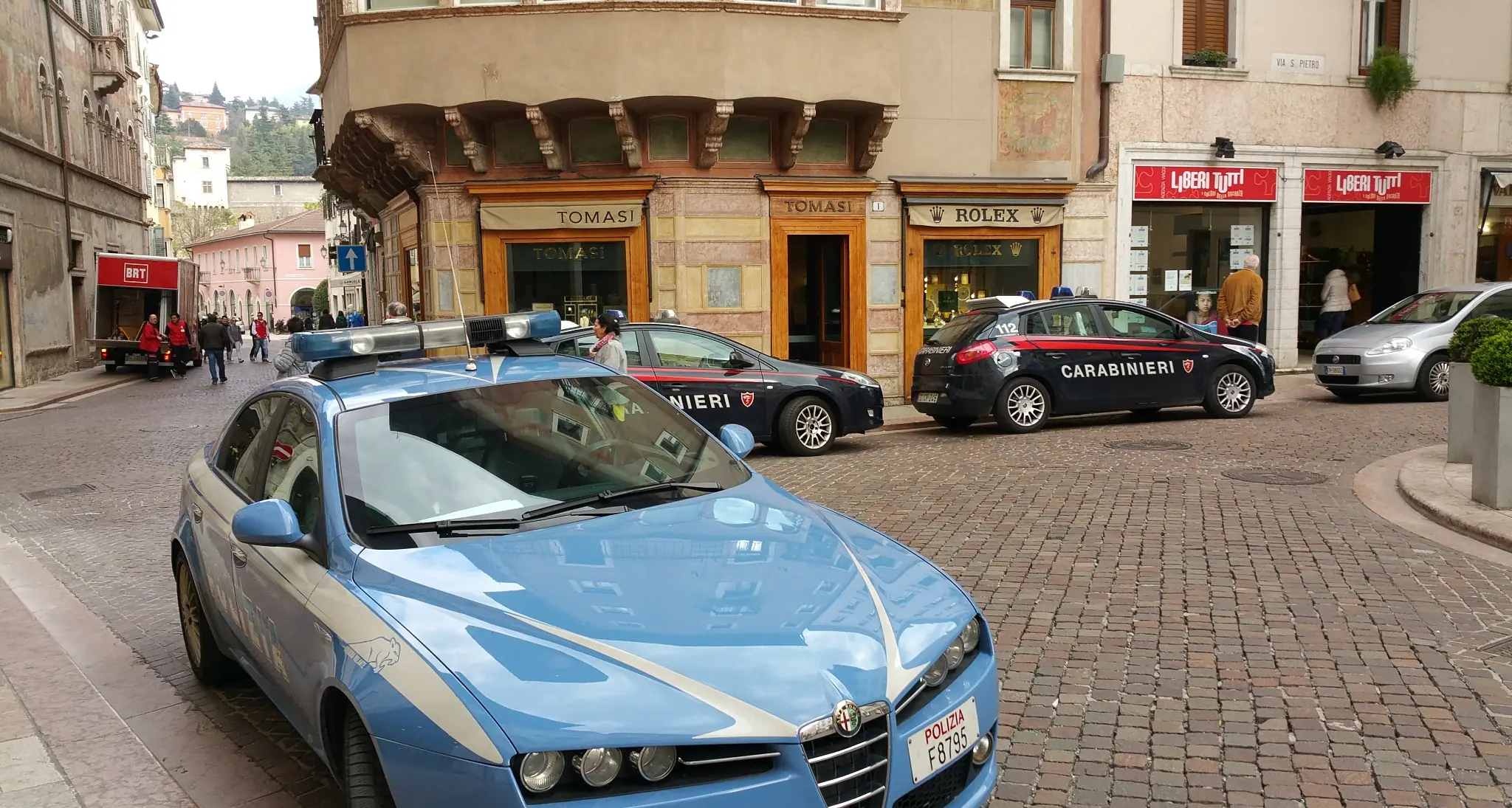 Trento, doppio tentativo di rapina alla gioielleria Tomasi