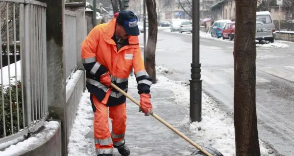 Neve, il Comune non trova più spalatori