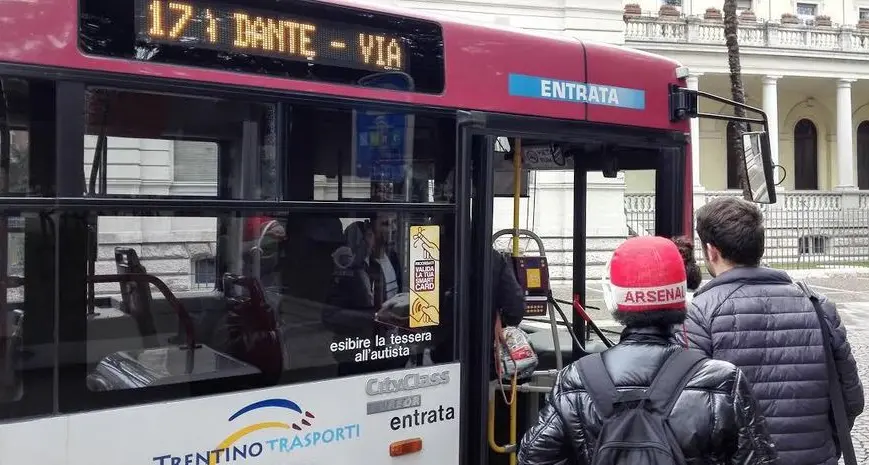 Biglietto a bordo dei bus, via libera degli autisti