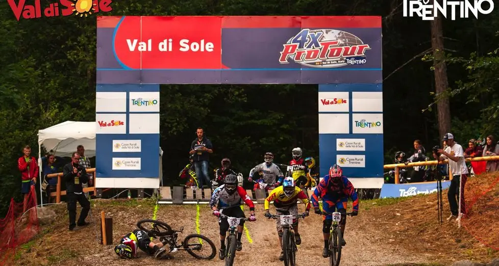 4X Pro Tour, spettacolo in notturna in Val di Sole