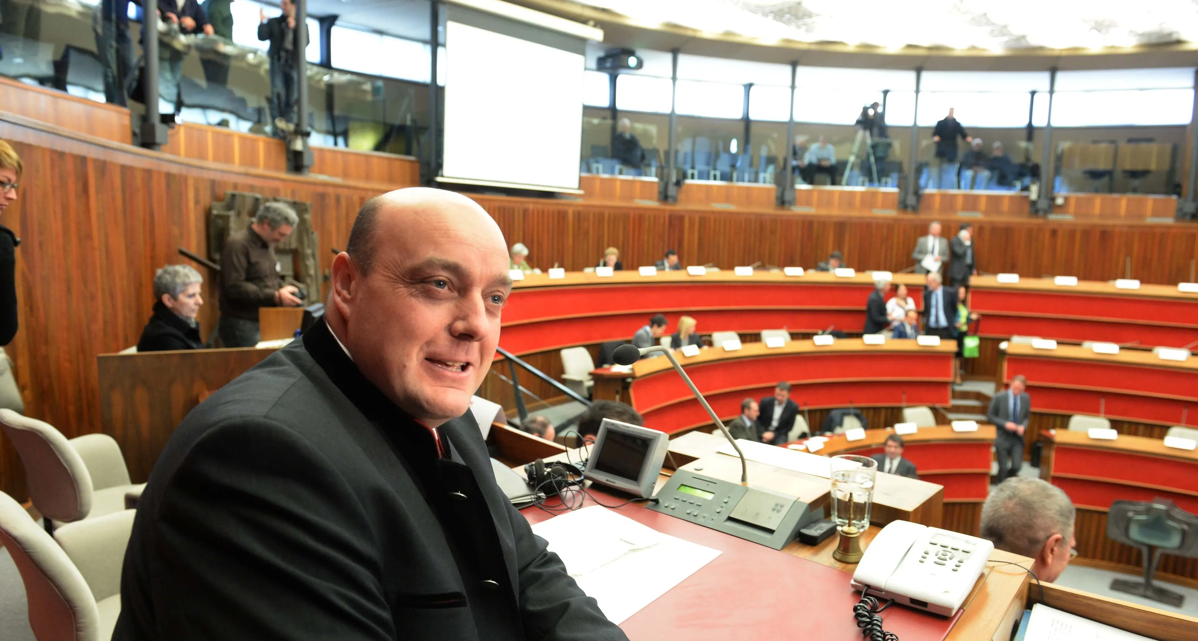 Insulti a Moltrer, via libera alla querela
