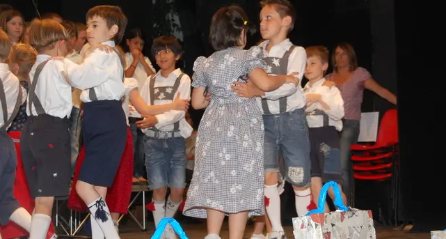 Alle Don Milani la scuola si conclude col girotondo