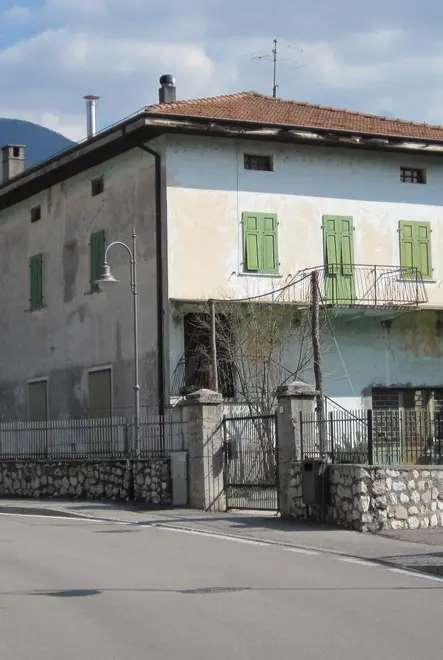 «Nessuno scippo, gli anziani all’ex Famiglia Cooperativa»