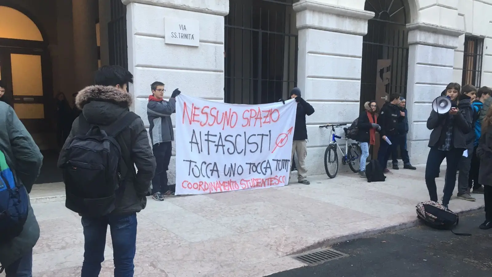 Studenti aggrediti, oggi manifestazione davanti al Prati
