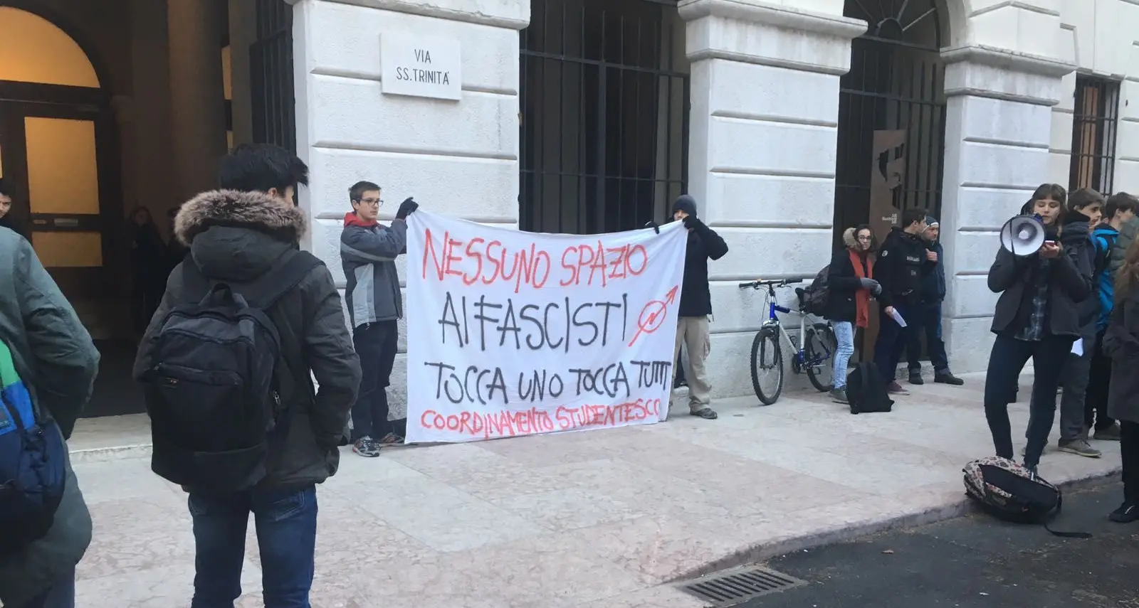 Studenti aggrediti, oggi manifestazione davanti al Prati