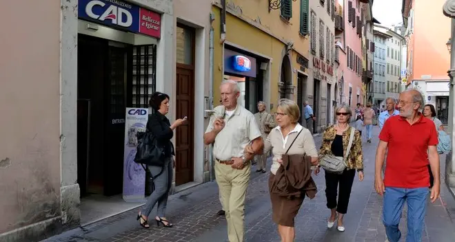 Shopping festivo, indietro non si torna