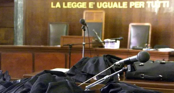 Stalking contro i vicini: ora deve stare a 500 metri