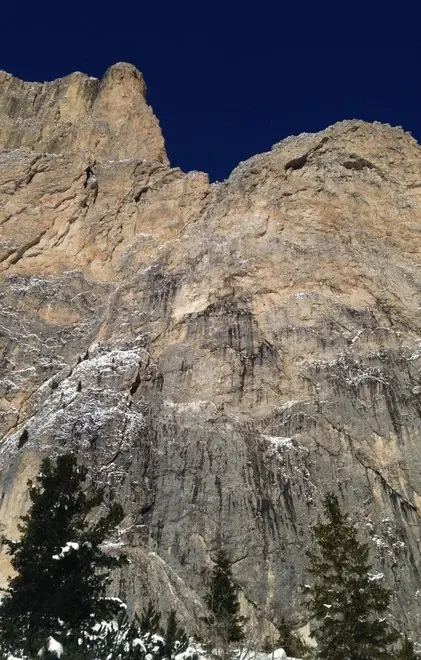 Frana sulla strada, chiuso il Sella