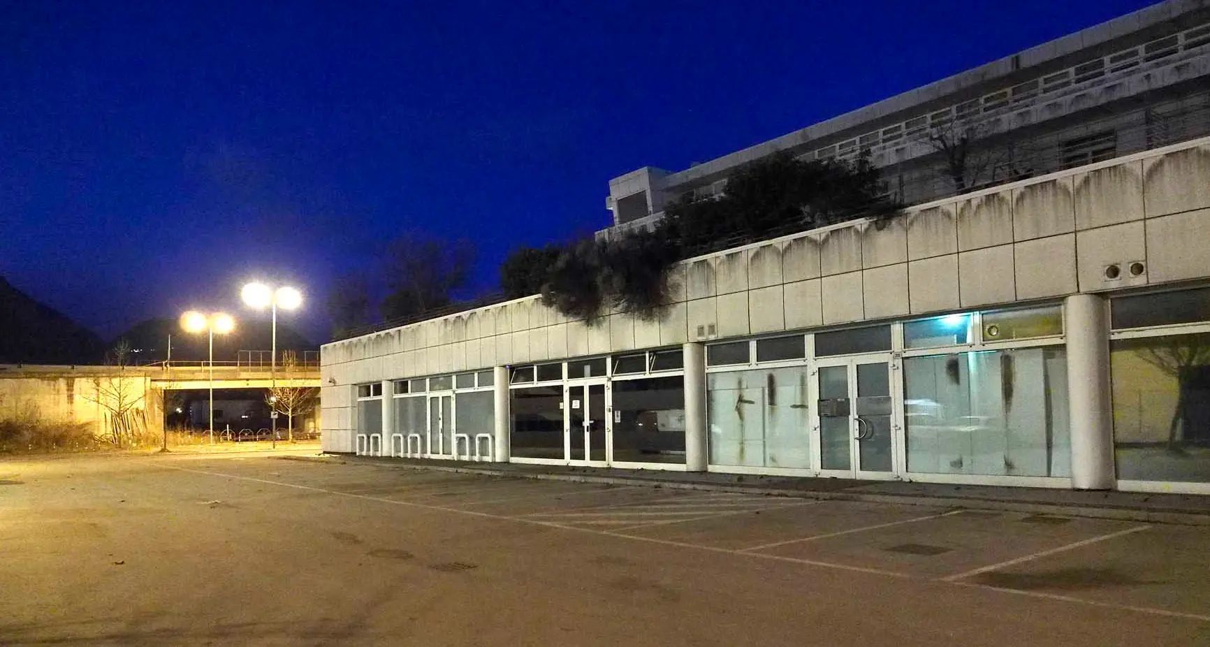 Ragazzo accoltellato davanti alla discoteca