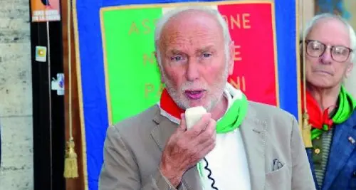 Schmid: «È un affronto alla memoria»
