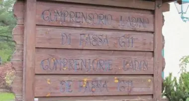 Il Comun general ora cambia i cartelli / SEGNALA