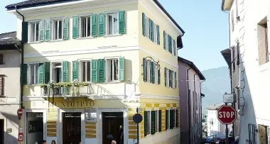 Levico, il Comune venderà il municipio