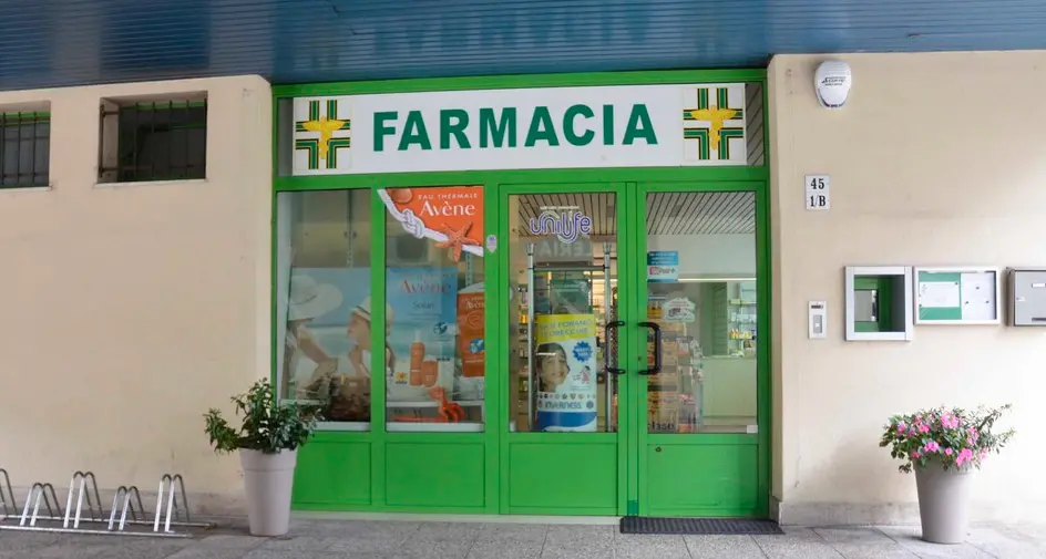 Il mistero delle microspie in farmacia