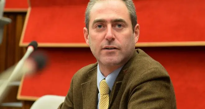 Il lavoro di Degasperi finisce alla moglie: bufera tra i 5 stelle