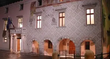 Rovereto, raddoppiati i costi della politica