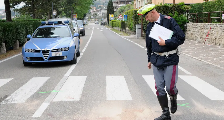 Travolge quattro ciclisti, caccia al pirata
