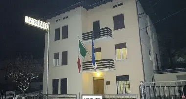 Evade dalla caserma dei carabinieri