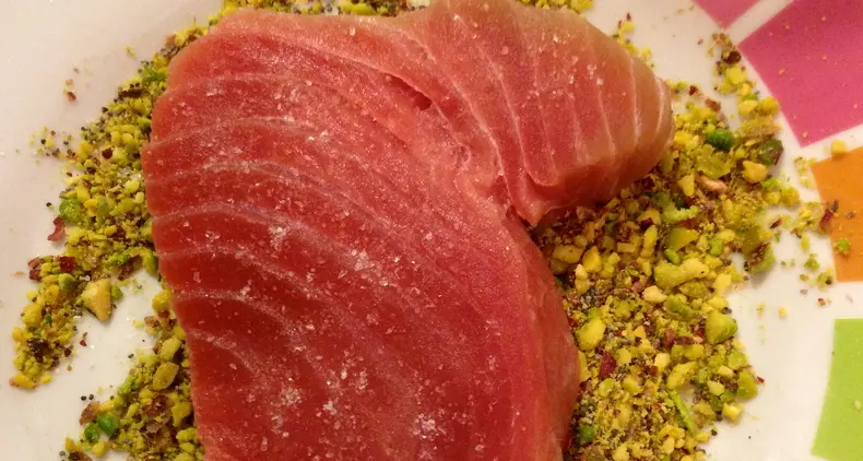 Mangiano il tonno e si sentono male: in tre all’ospedale