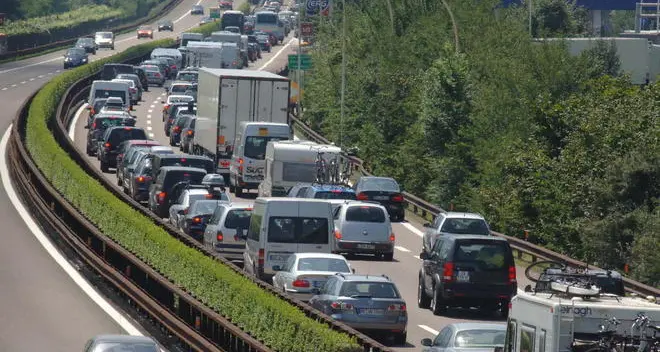 A22, a fine estate le prime prove sulla terza corsia