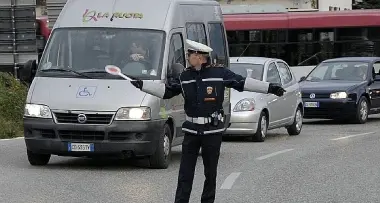 Giro della Padania, vigili in ferie