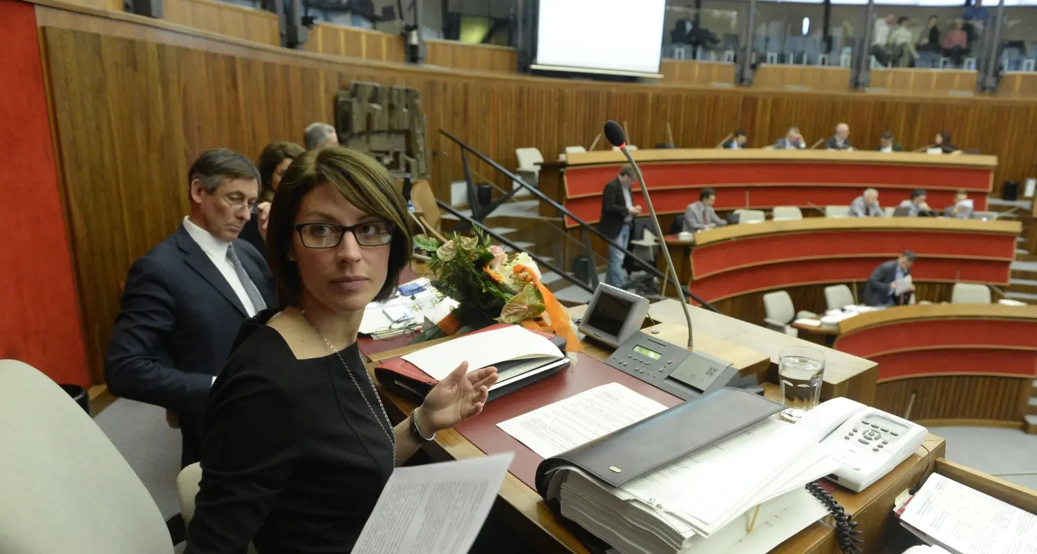 Polizza vita ai consiglieri pagata dalla Regione, proposta ritirata