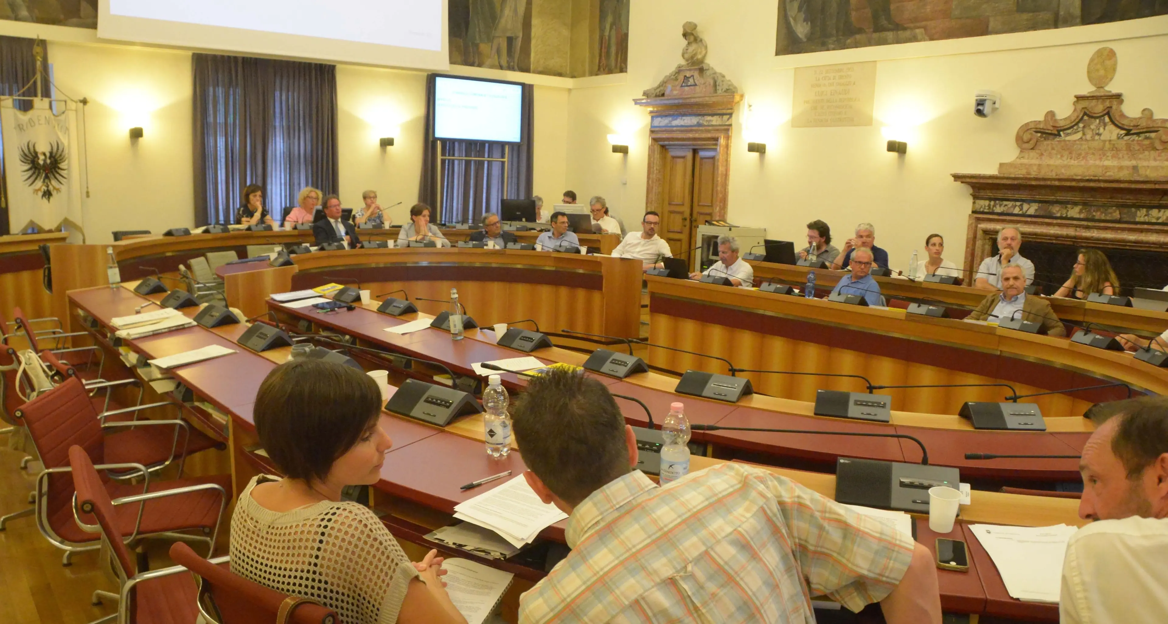 \"Trento, la maggioranza vuol reintrodurre i gettoni di presenza e le indennità nelle circoscrizioni\"
