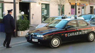 Gazzella dei carabinieri a francavilla