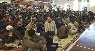 L'imam: «Indegno essere senza moschea»