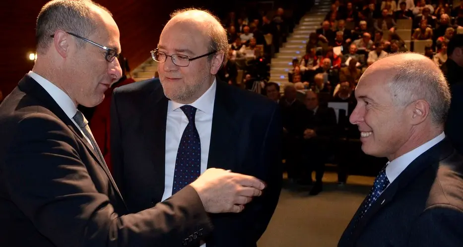 Sì al referendum in cambio di garanzie da Renzi