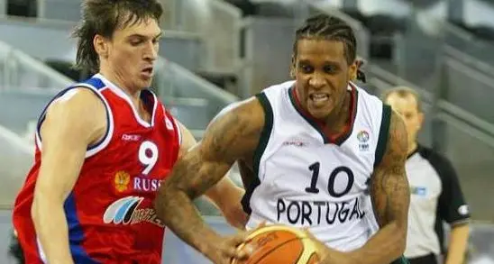 Betinho Gomes, atletismo ed esperienza per l’Aquila