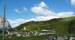 Le società alpinistiche: \"Passi dolomitici chiusi d'estate dalle 9 alle 15\"
