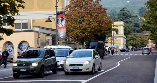 Corso Rosmini: 30 all’ora con la ciclabile