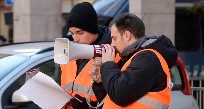 Le Sentinelle in piedi «Vogliamo difendere i diritti dei bambini»