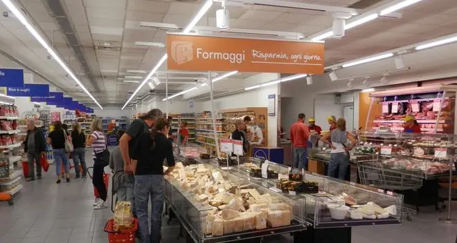 Ha aperto «Cc Amort» il discount di casa Poli