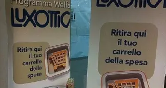 Luxottica, operaio rifiuta il \"pacco\"