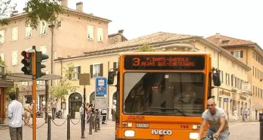 Trento: biciclette e pedoni battono le auto
