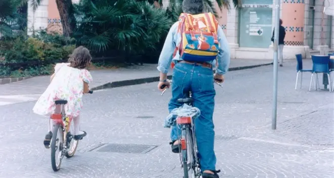 Se ne va con la figlia mamma condannata