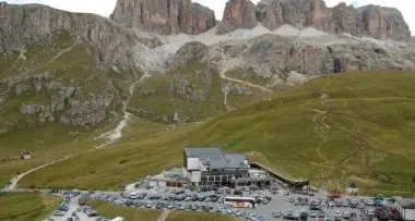 Il progetto del Cai: un centro congressi al rifugio Crepaz sul passo Pordoi