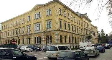 Equitalia, la beffa della villa