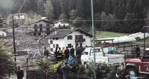 MALTEMPO IN TRENTINO Frana, chiusa statale di CampiglioA Pinè si lavora nel fango FOTO