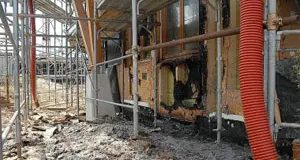 Raid dei vandali nella nuova scuola di Noriglio: fiamme e danni
