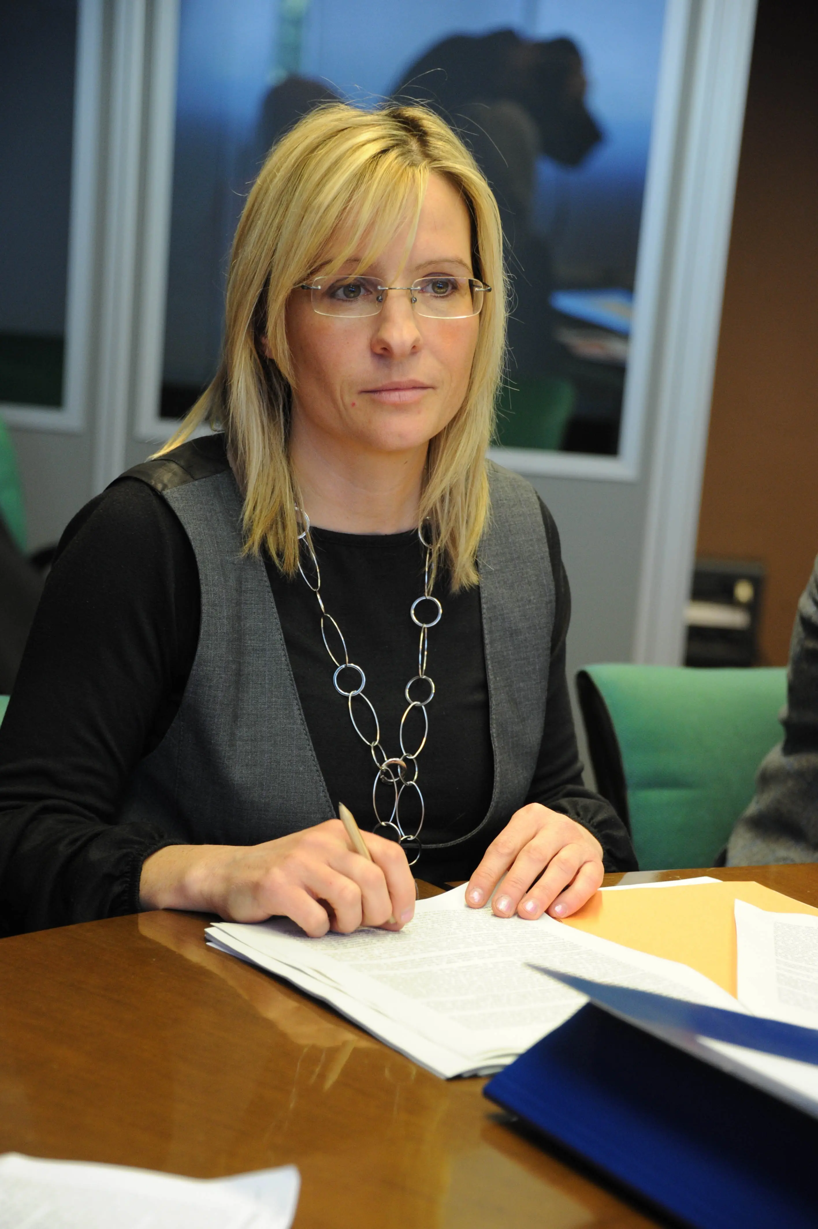 Sara FERRARI conferenza stampa presentazione legge difesa mobbing
