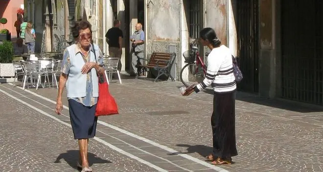 Pergine dichiara guerra a chi chiede la carità